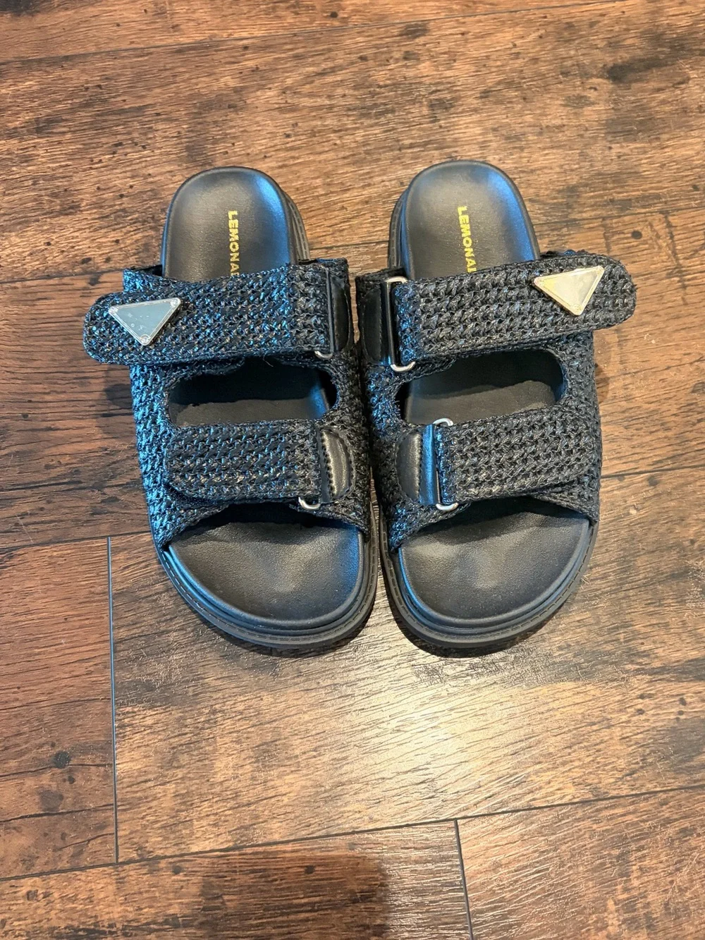 Lemonade comfortable black